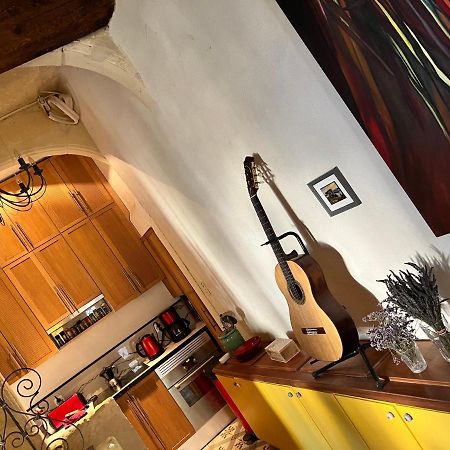 Apartament Le Donjon De La Roquette Arles Zewnętrze zdjęcie